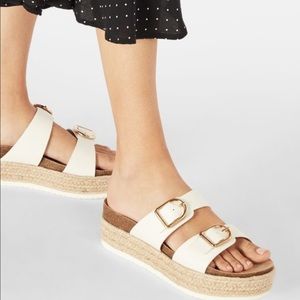 NWOT JustFab Cisale Flatform Sandal